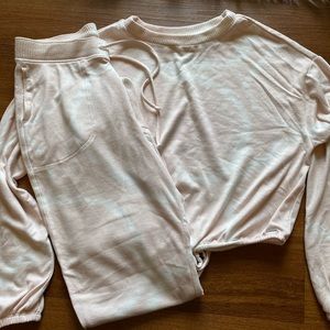 Gilly Hicks Dreamworthy soft crew neck & joggers